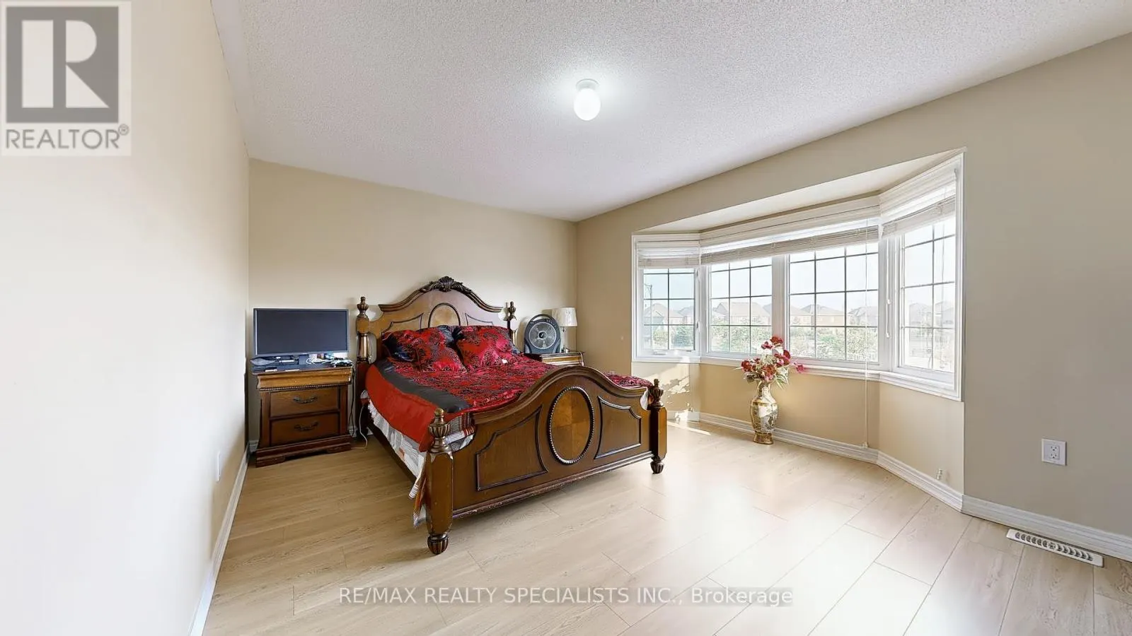 53 HEATHERGLEN DRIVE