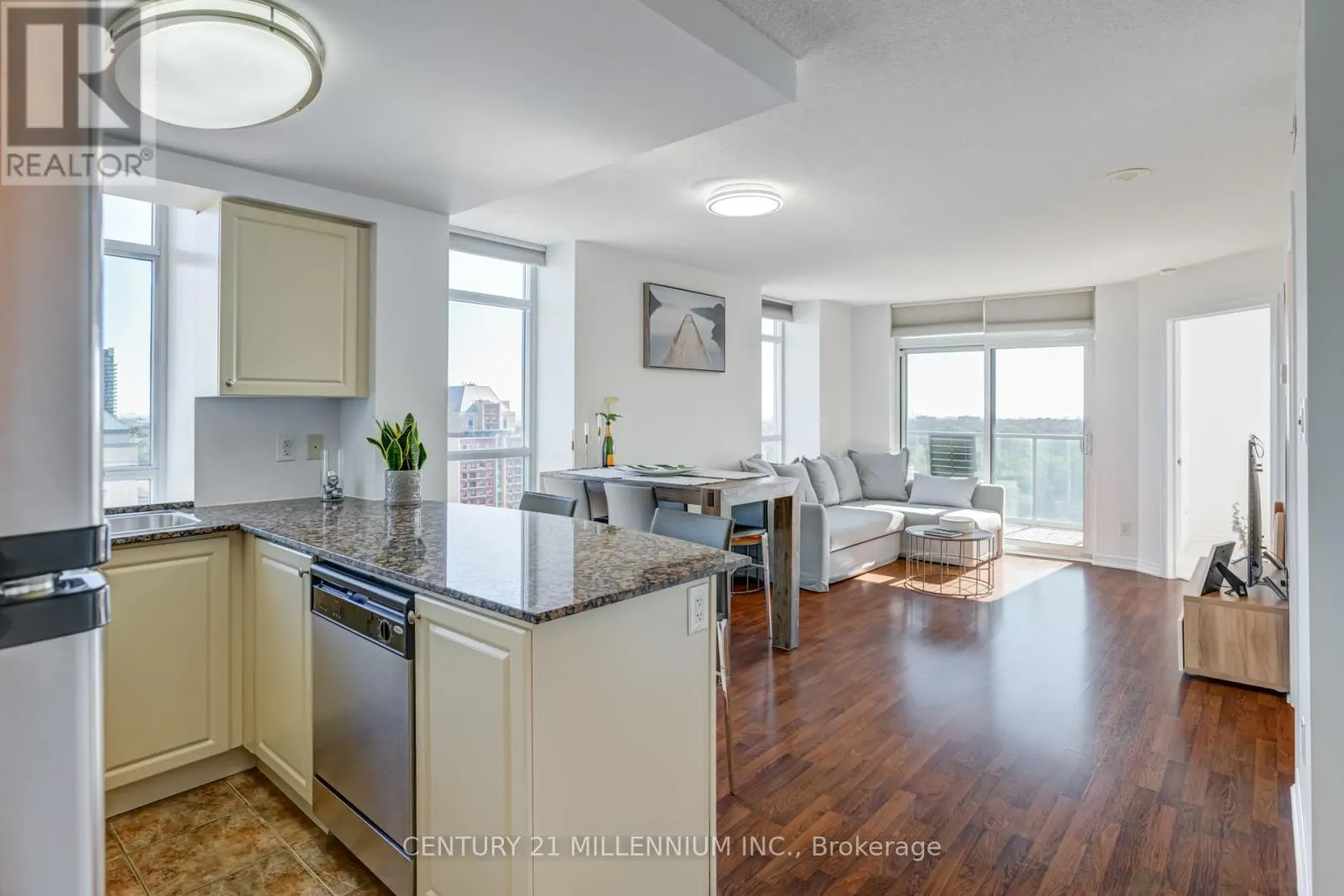 1505 - 9 GEORGE STREET N