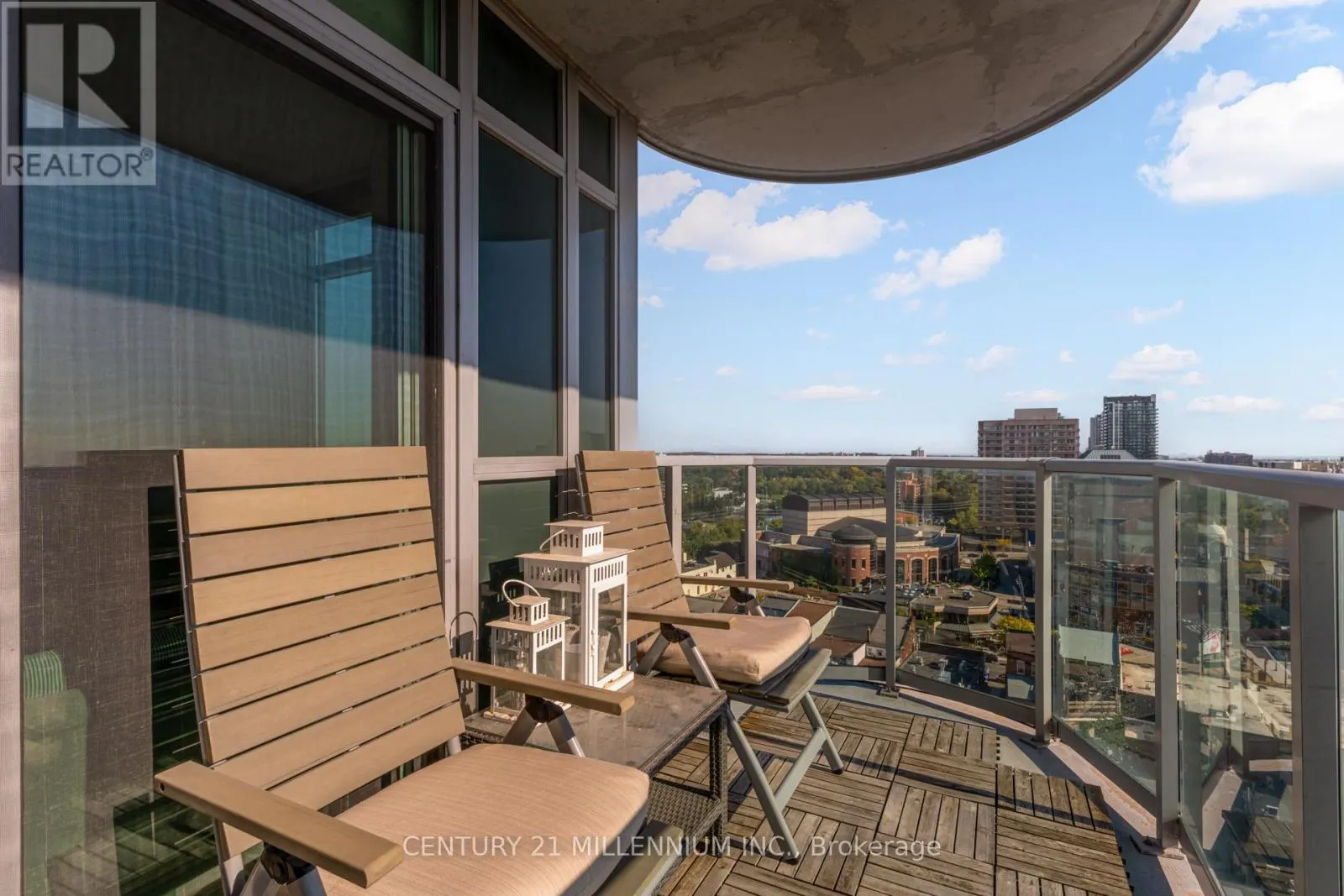 1505 - 9 GEORGE STREET N