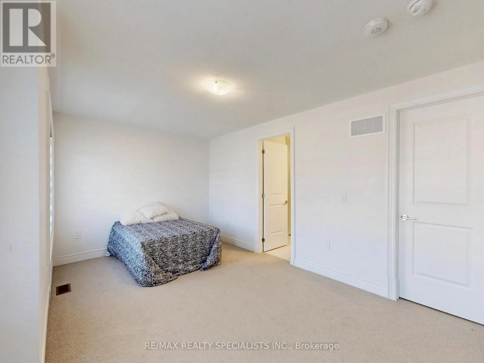 33 TIGER CRESCENT