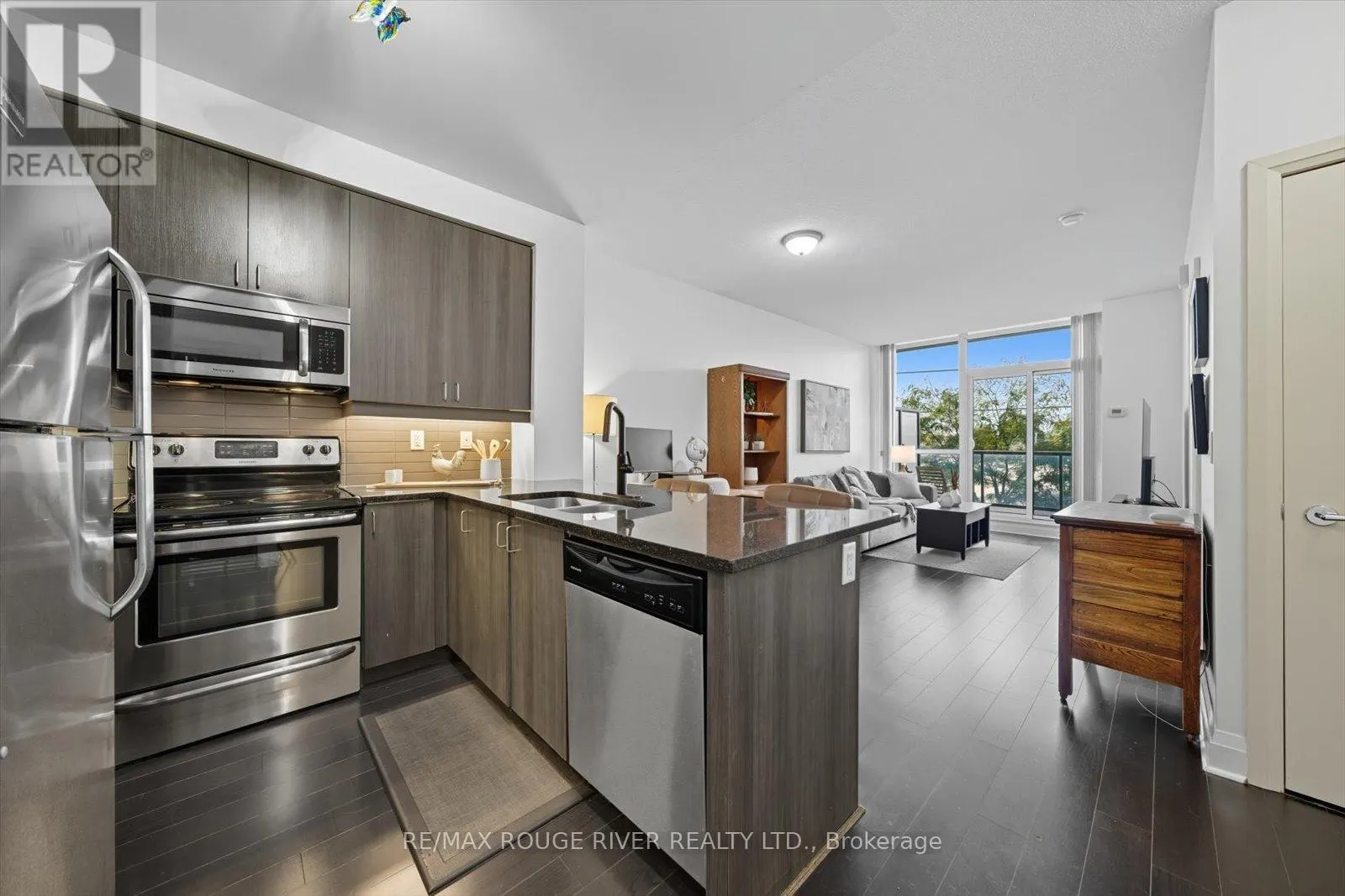 213 - 1185 THE QUEENSWAY AVENUE