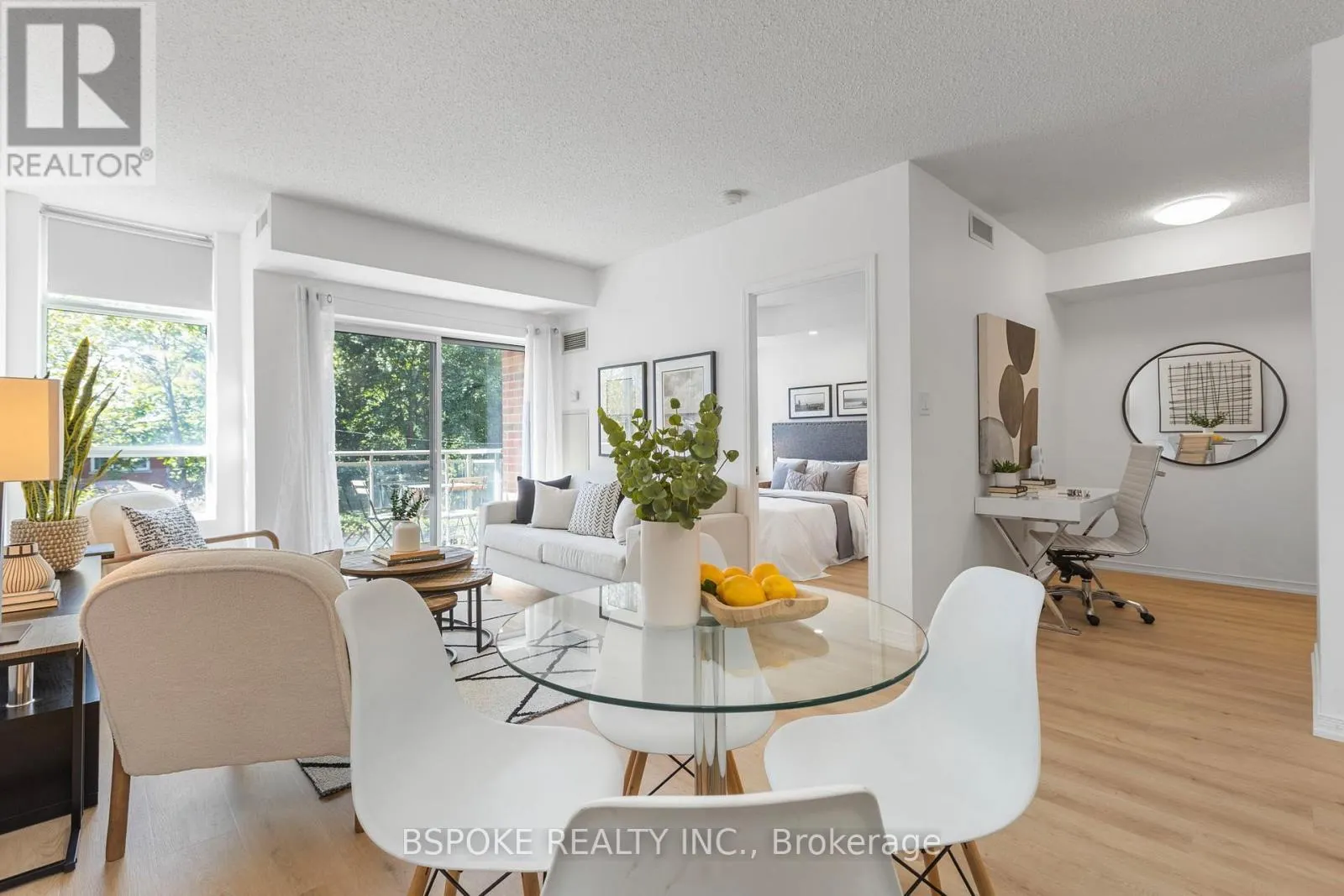 320 - 2495 DUNDAS STREET W