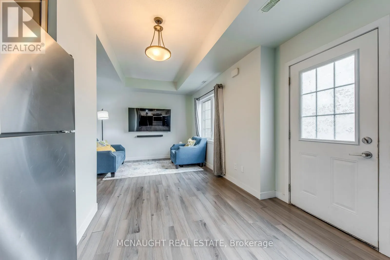 2 - 9 FORBES AVENUE