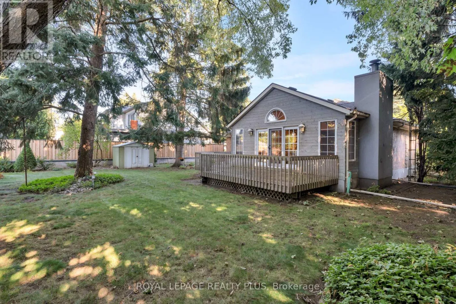 935 HEDGE DRIVE