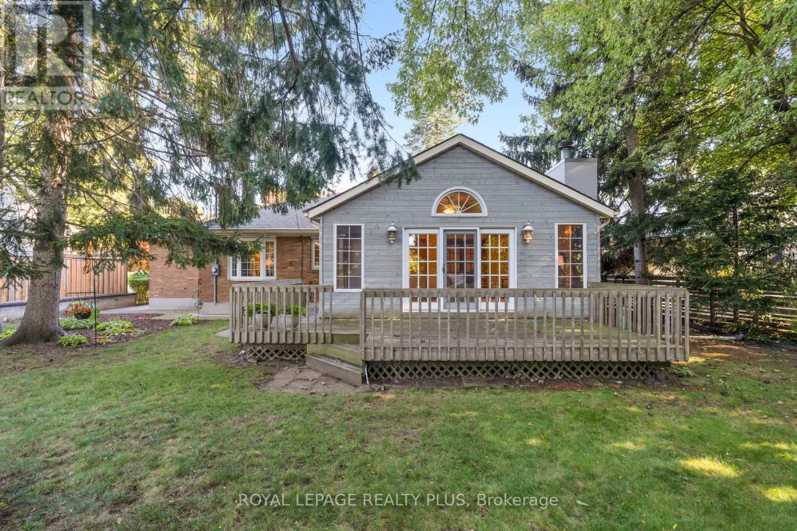 935 HEDGE DRIVE