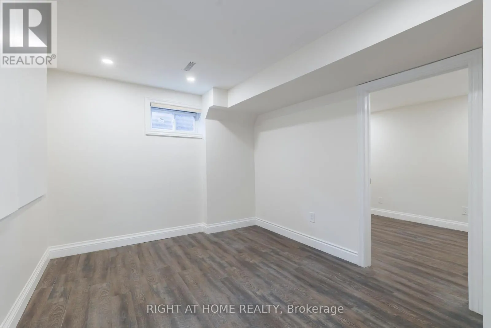 LOWER - 2668 HOLLINGTON CRESCENT