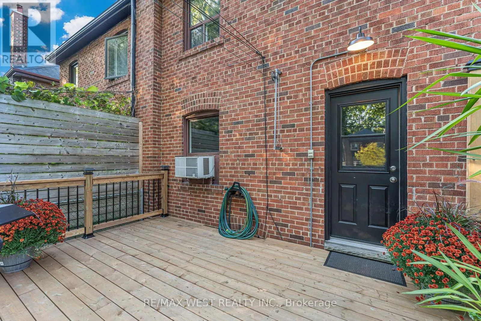 215 JANE STREET
