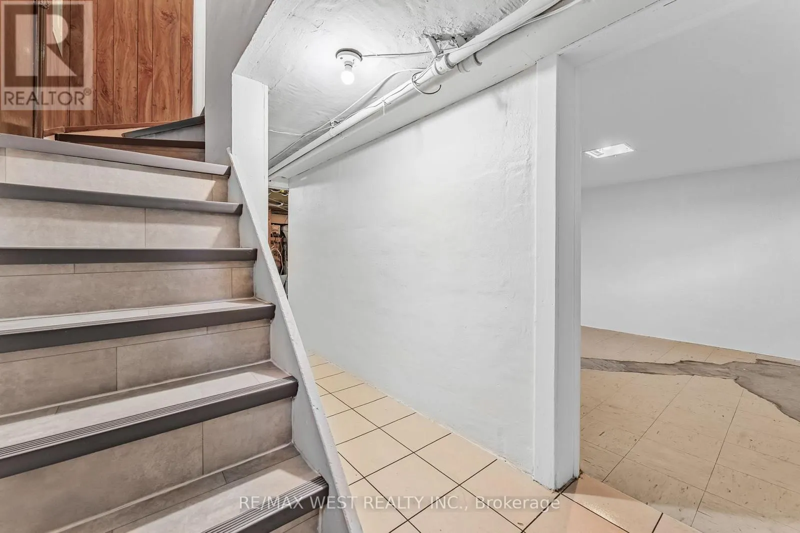 215 JANE STREET