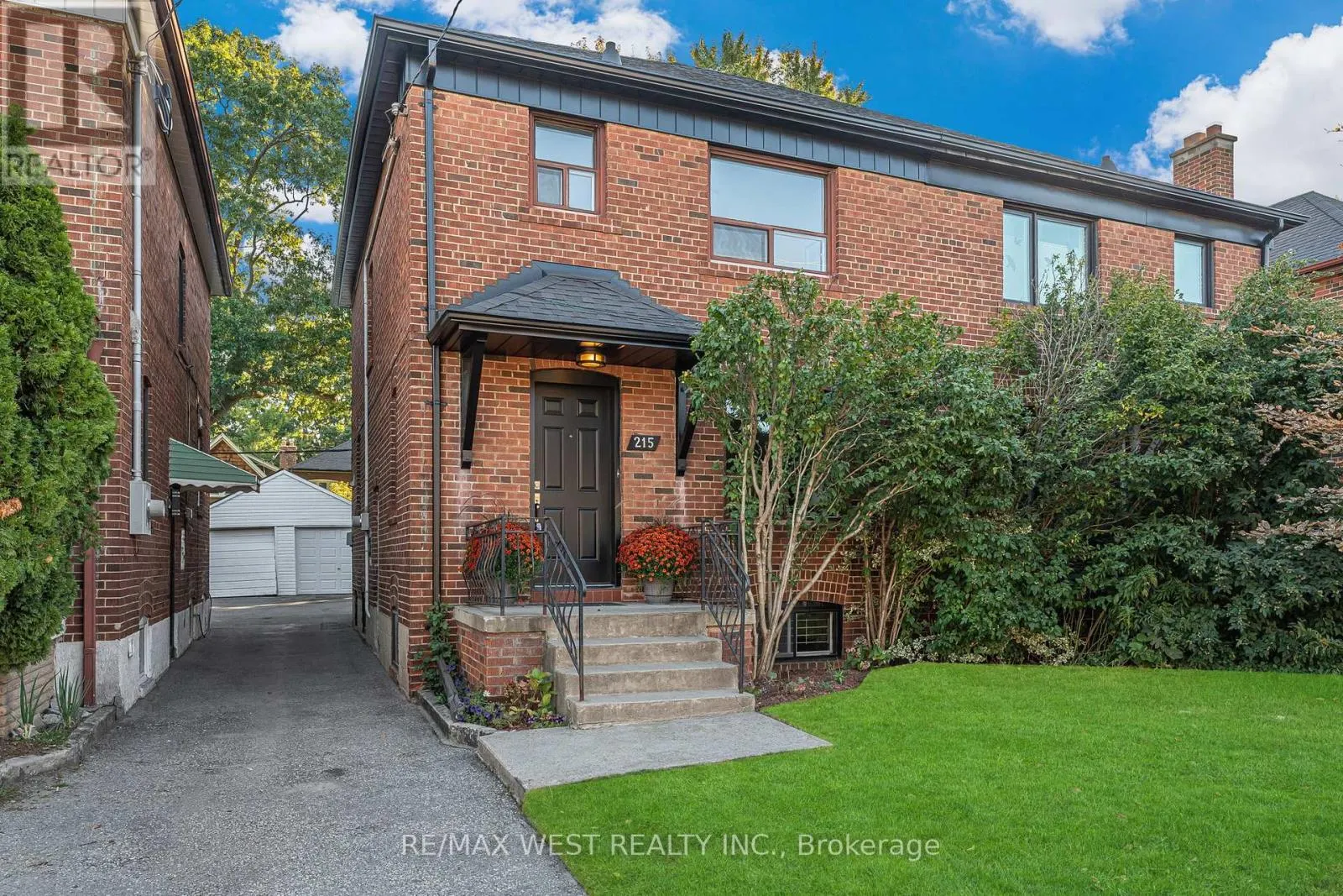 215 JANE STREET