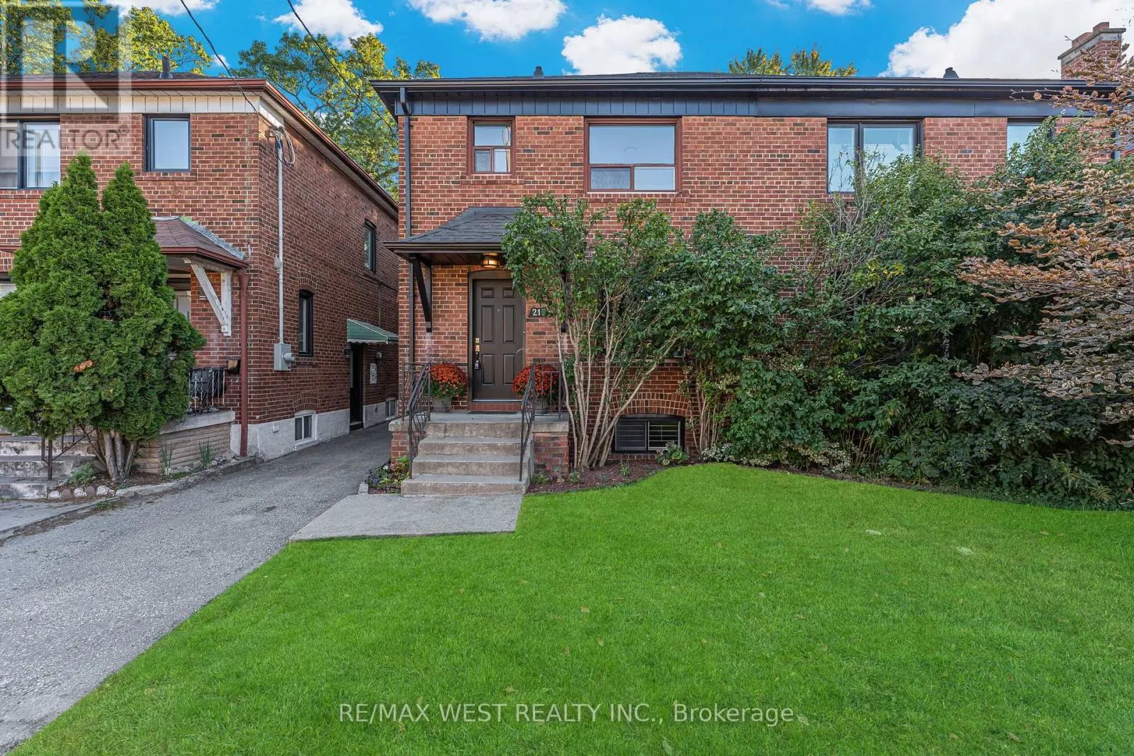 215 JANE STREET