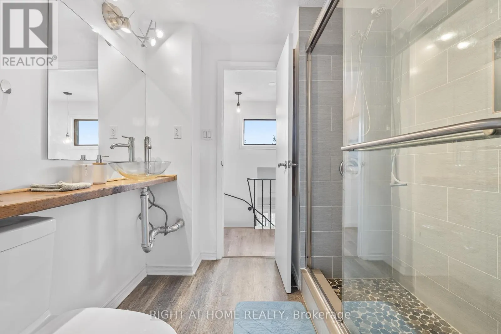 55 COWAN ROAD N