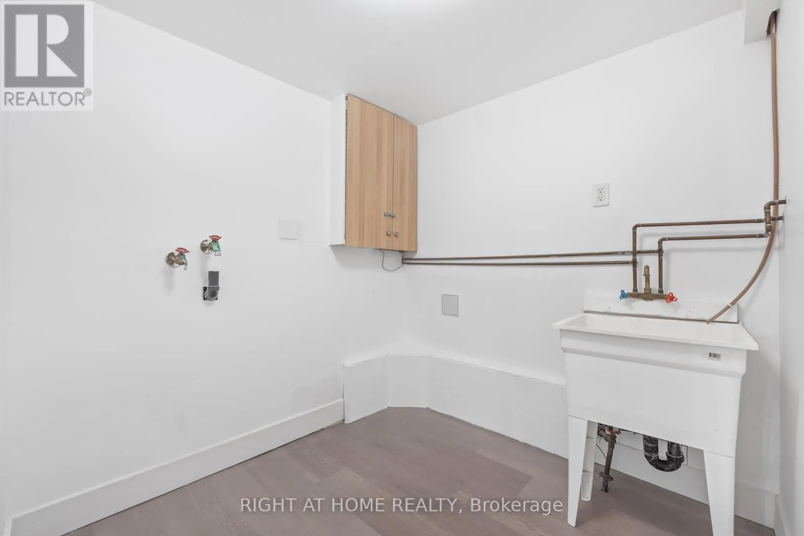 55 COWAN ROAD N
