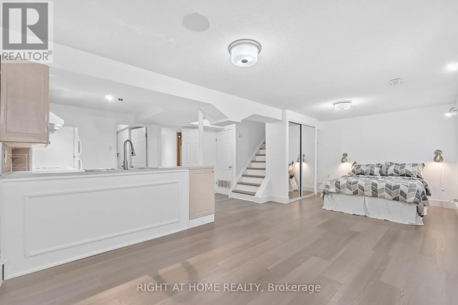 55 COWAN ROAD N