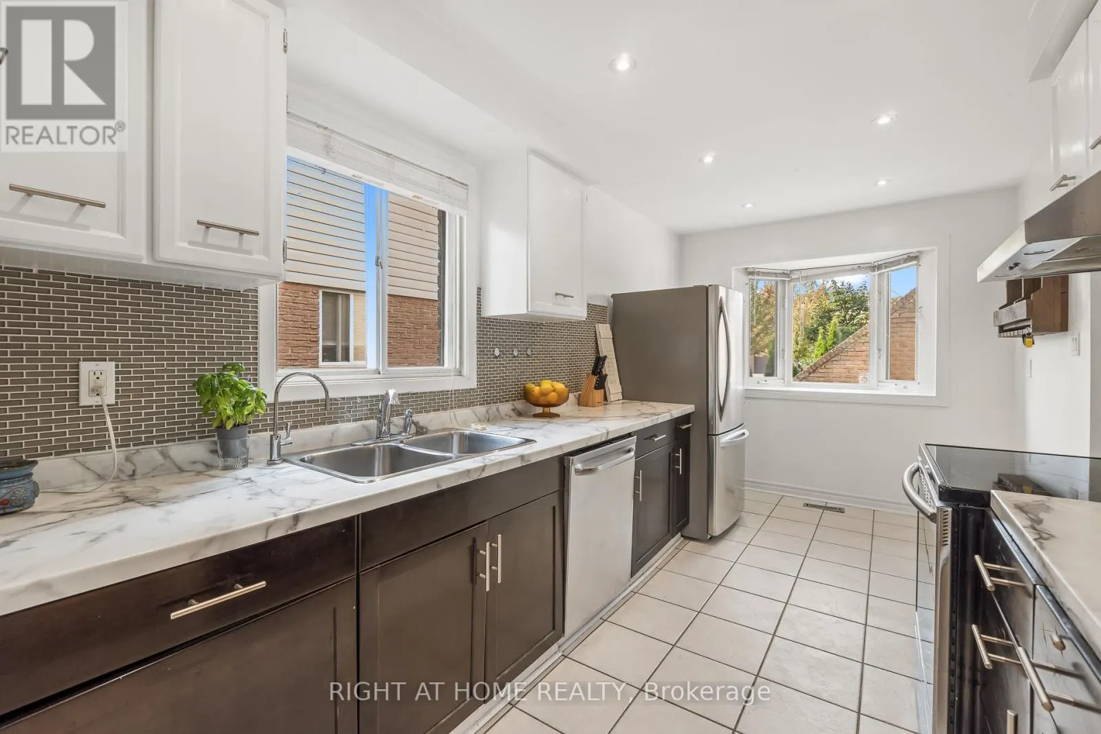 55 COWAN ROAD N
