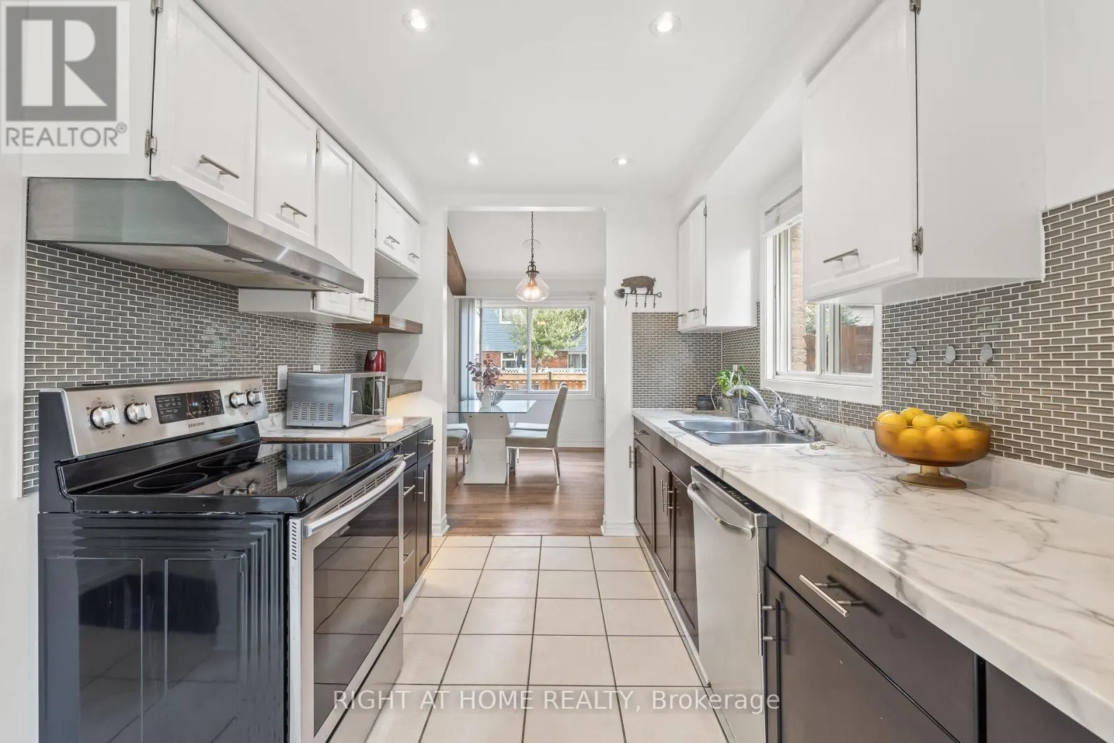 55 COWAN ROAD N
