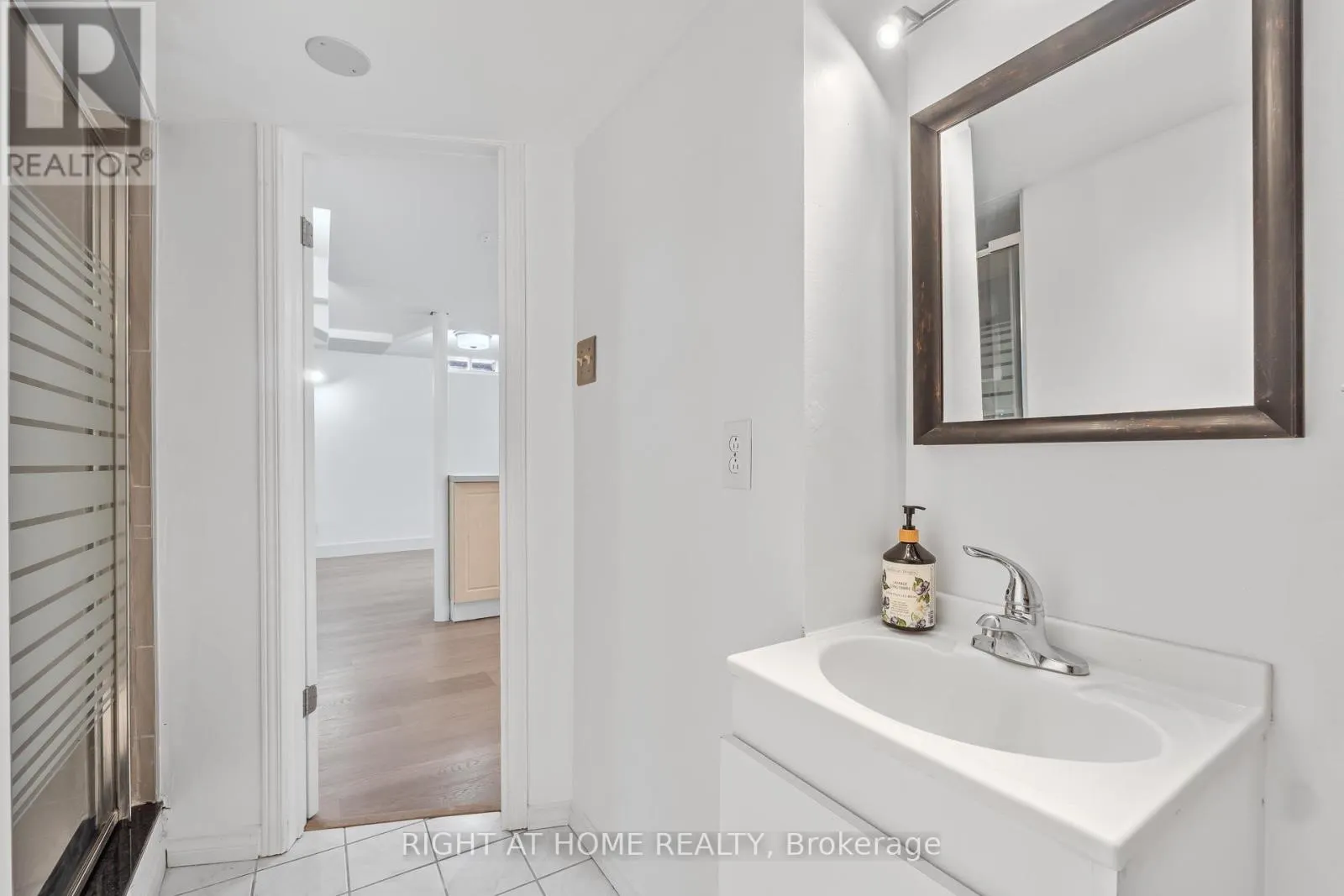 55 COWAN ROAD N