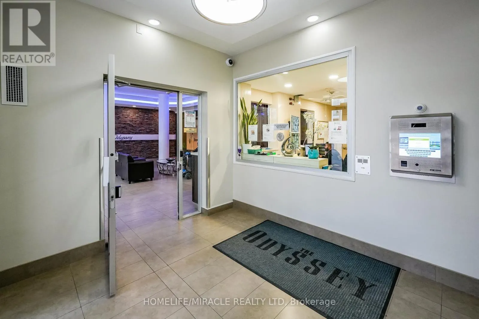 318 - 250 WEBB DRIVE