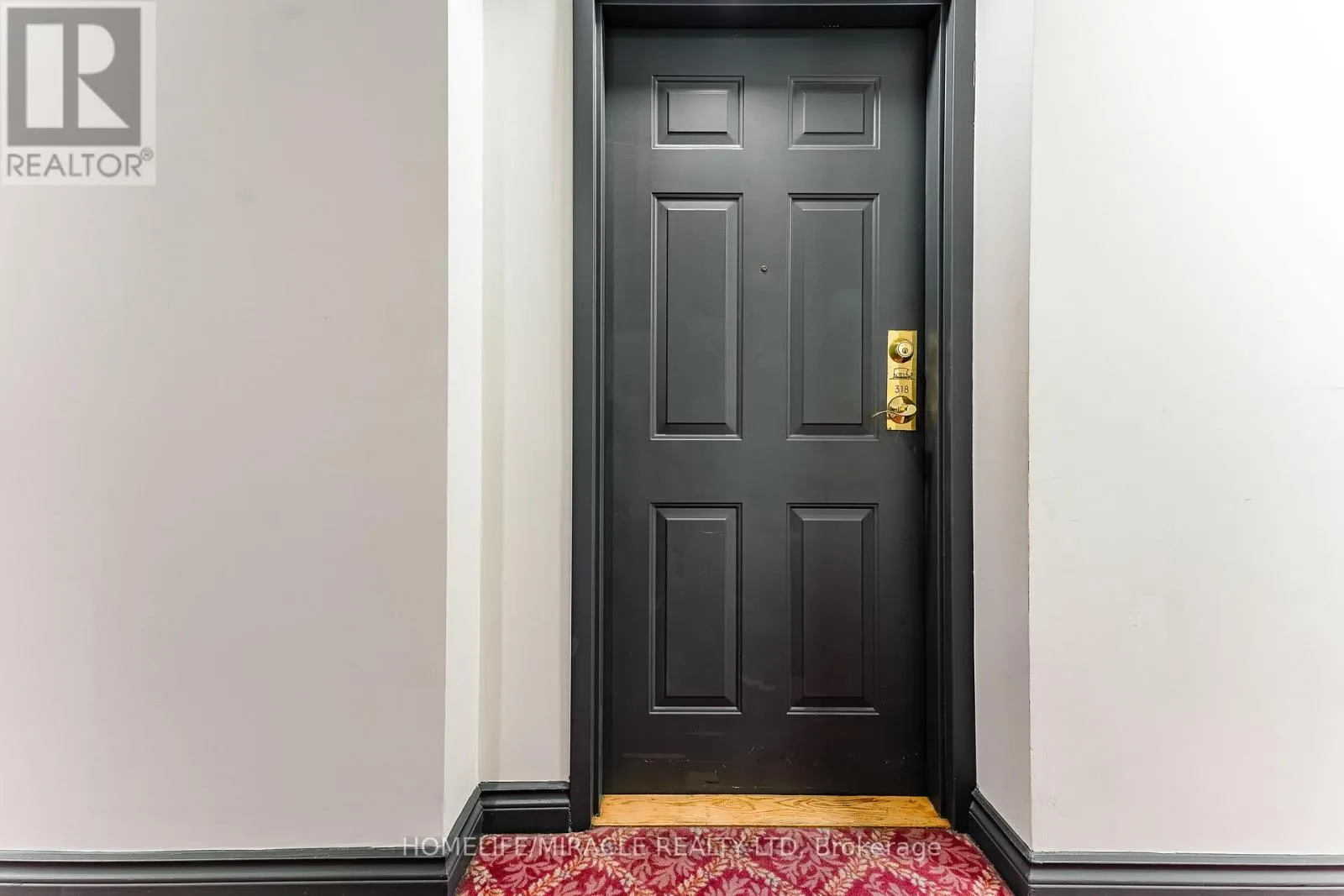 318 - 250 WEBB DRIVE