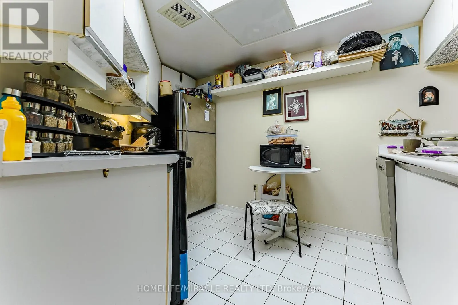 318 - 250 WEBB DRIVE