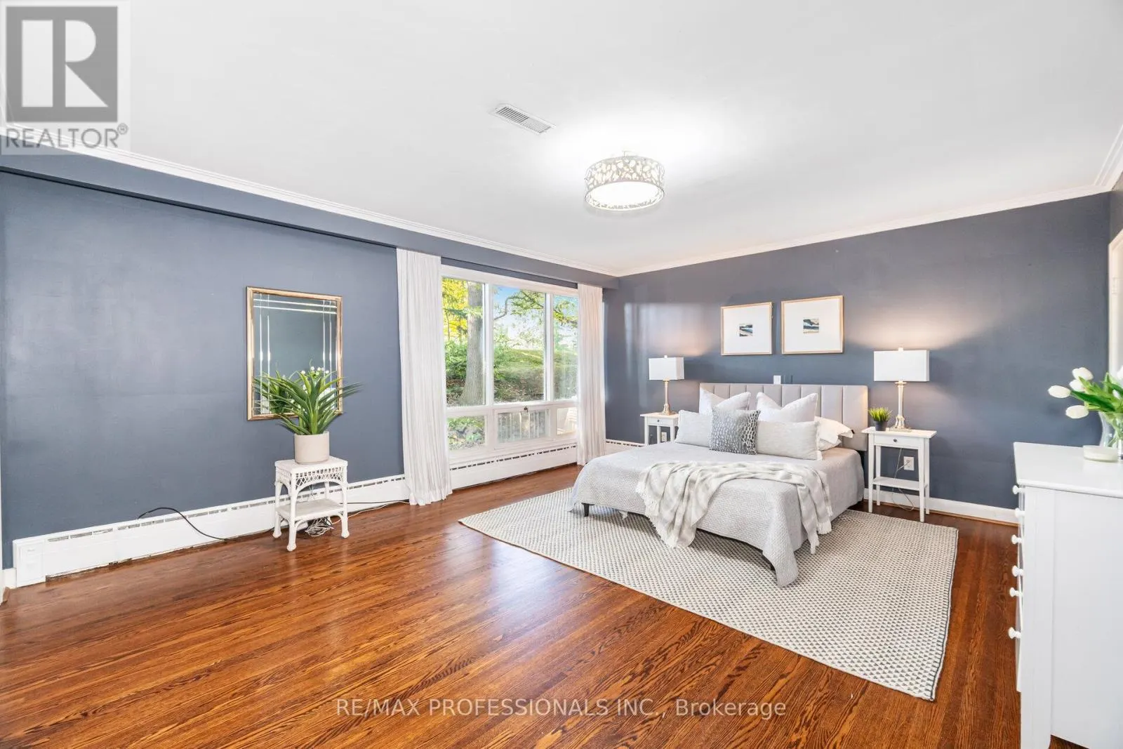 32 EDENBROOK HILL