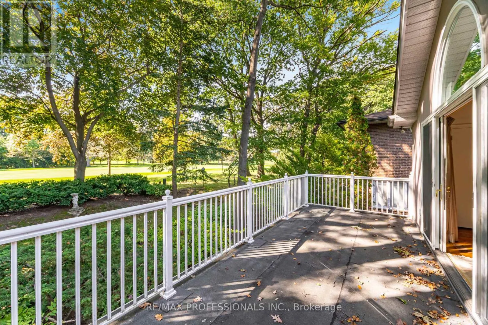 32 EDENBROOK HILL