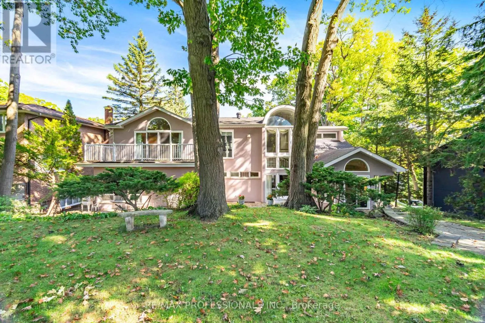 32 EDENBROOK HILL