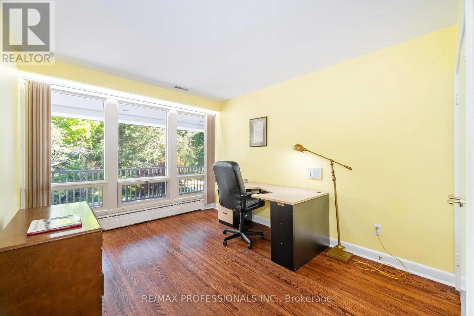 32 EDENBROOK HILL