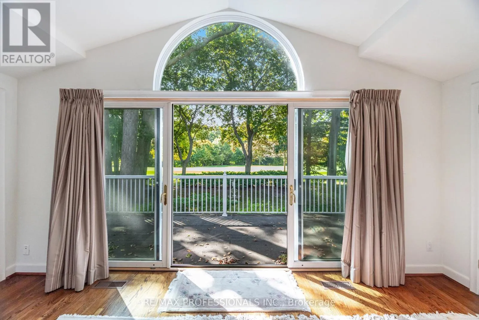 32 EDENBROOK HILL