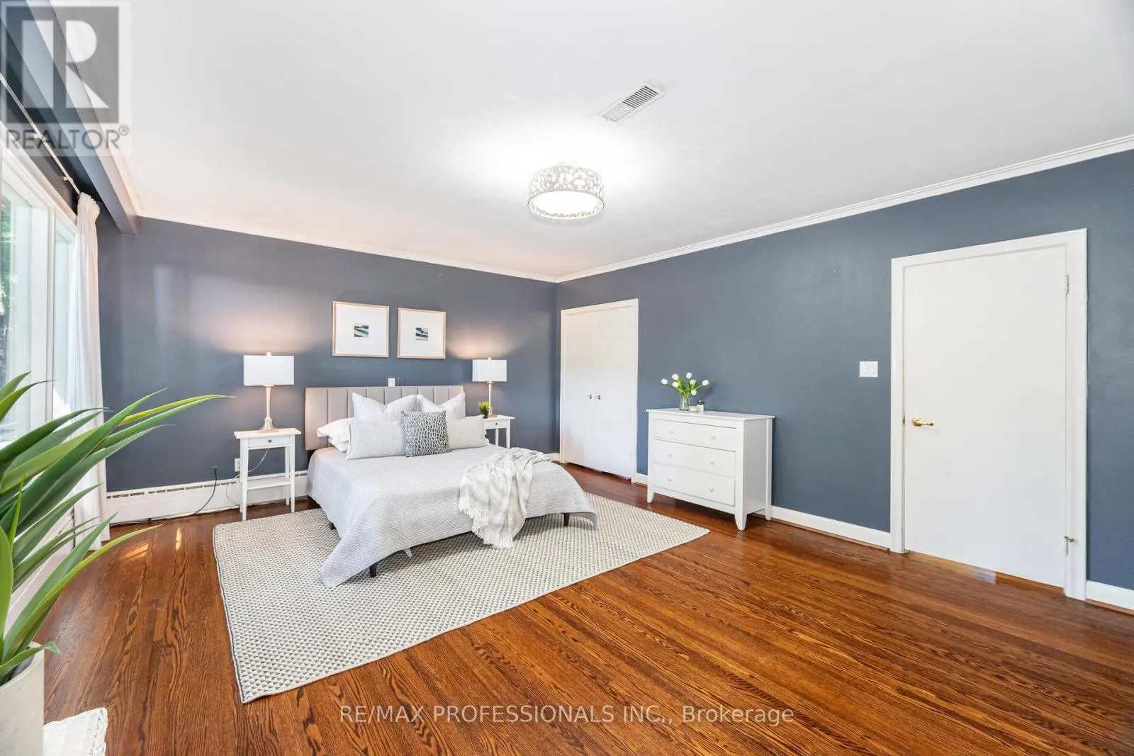 32 EDENBROOK HILL