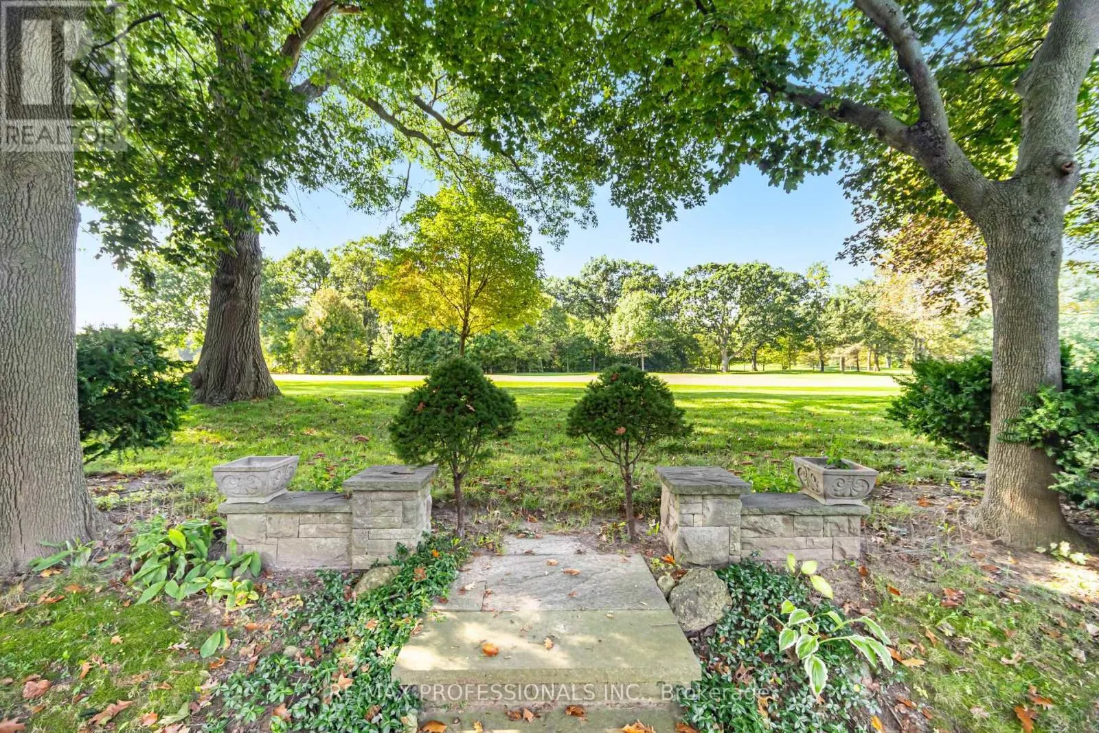 32 EDENBROOK HILL