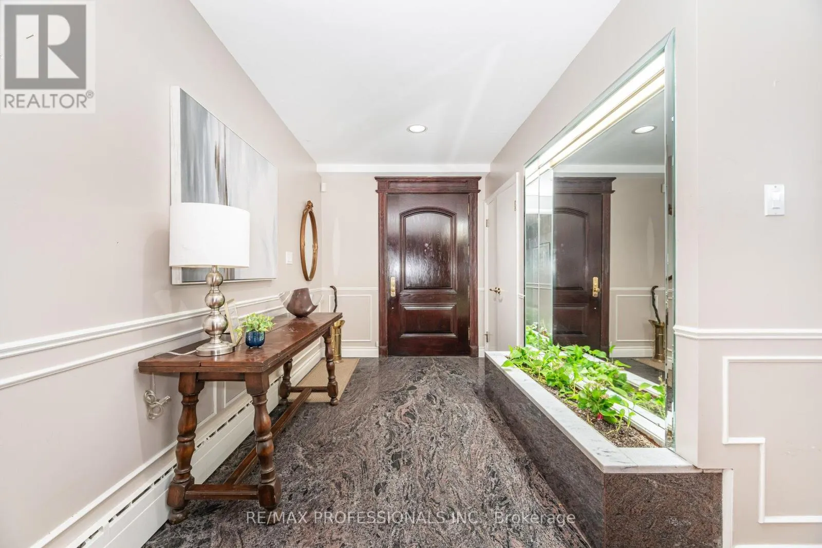 32 EDENBROOK HILL
