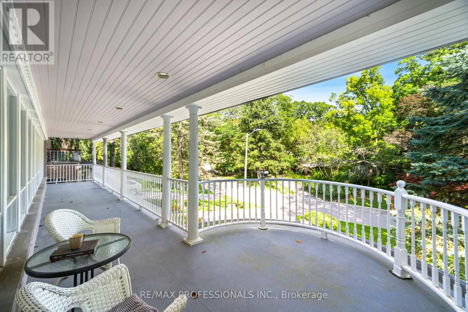 32 EDENBROOK HILL