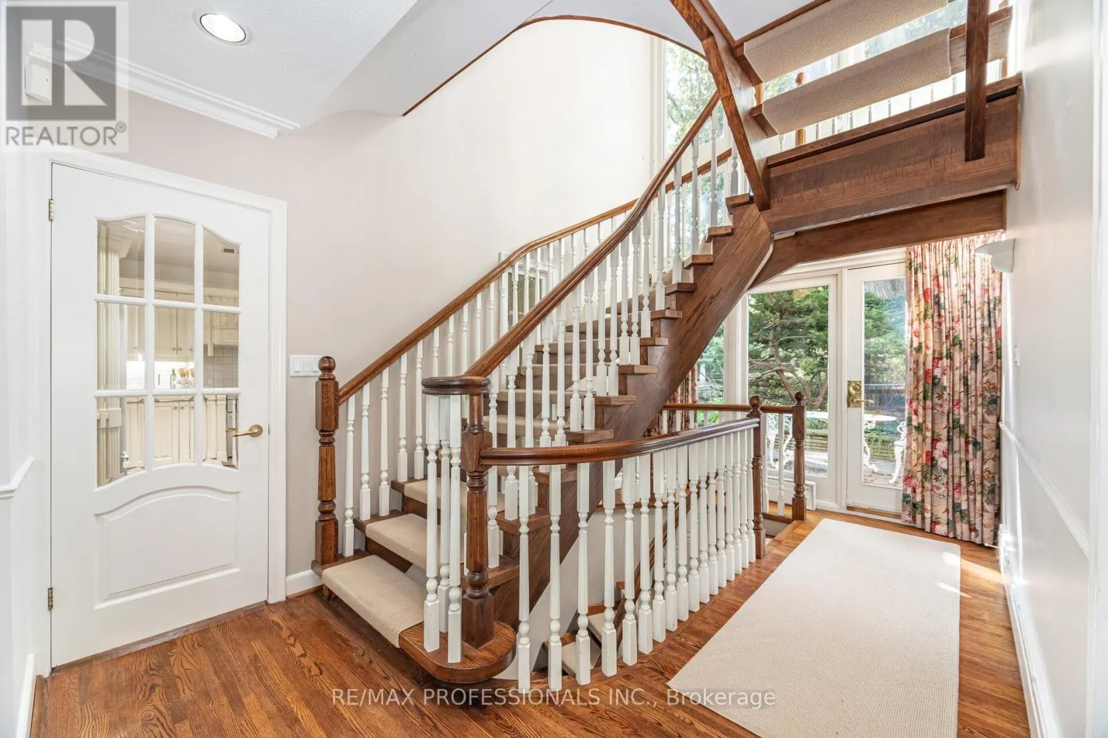 32 EDENBROOK HILL