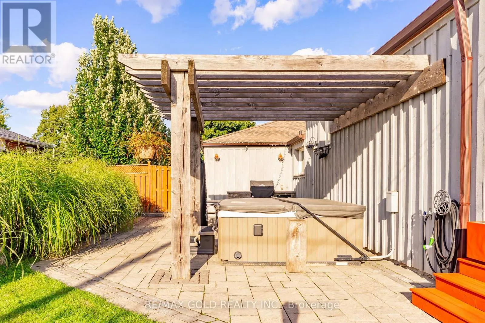 39 ASCOT AVENUE