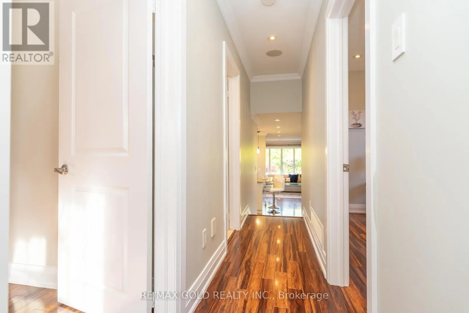 39 ASCOT AVENUE