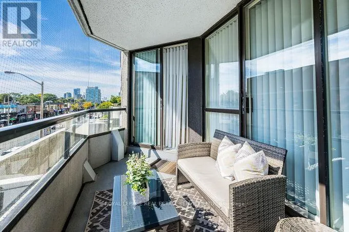 301 - 1 ABERFOYLE CRESCENT