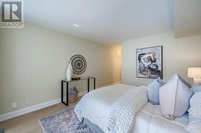 301 - 1 ABERFOYLE CRESCENT