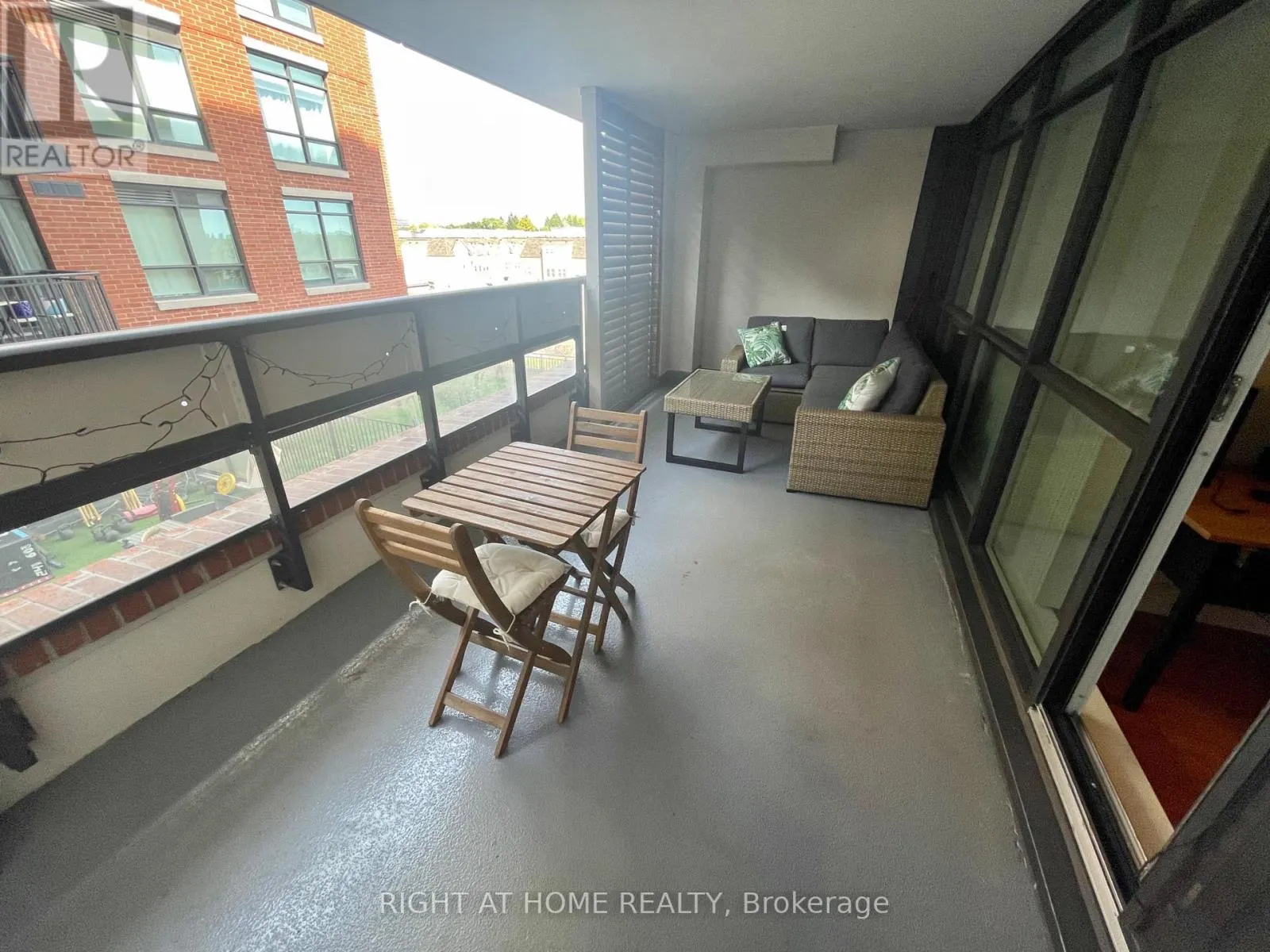 305 - 800 LAWRENCE AVENUE W
