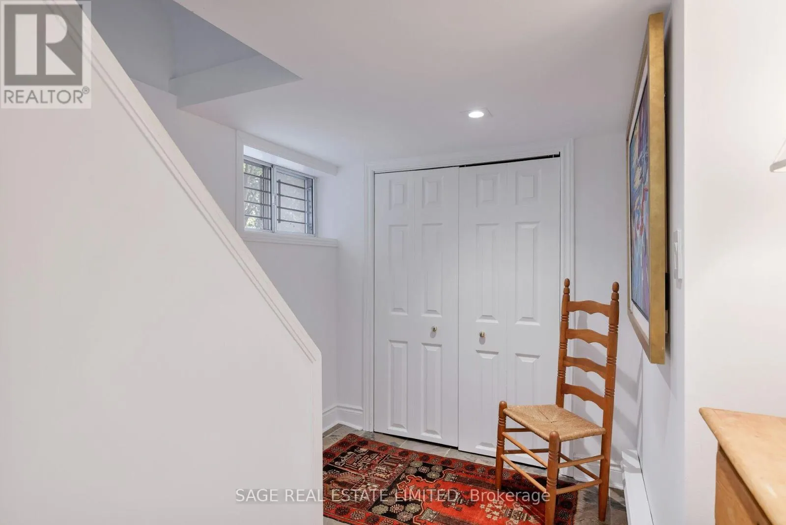 35 GRENVIEW BOULEVARD N