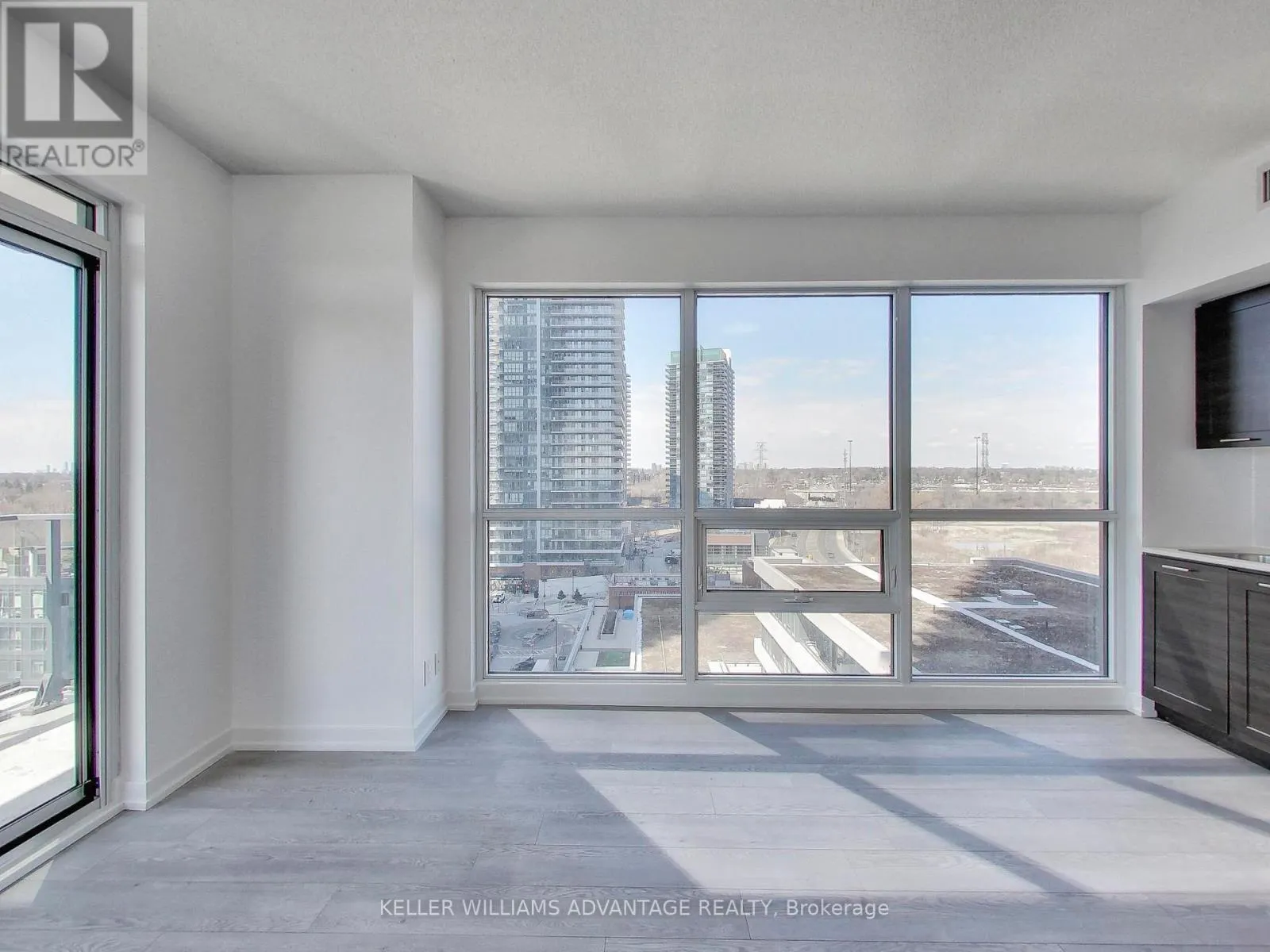 1104 - 2200 LAKE SHORE BOULEVARD W
