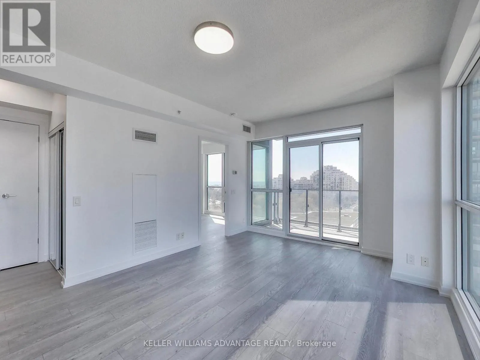 1104 - 2200 LAKE SHORE BOULEVARD W