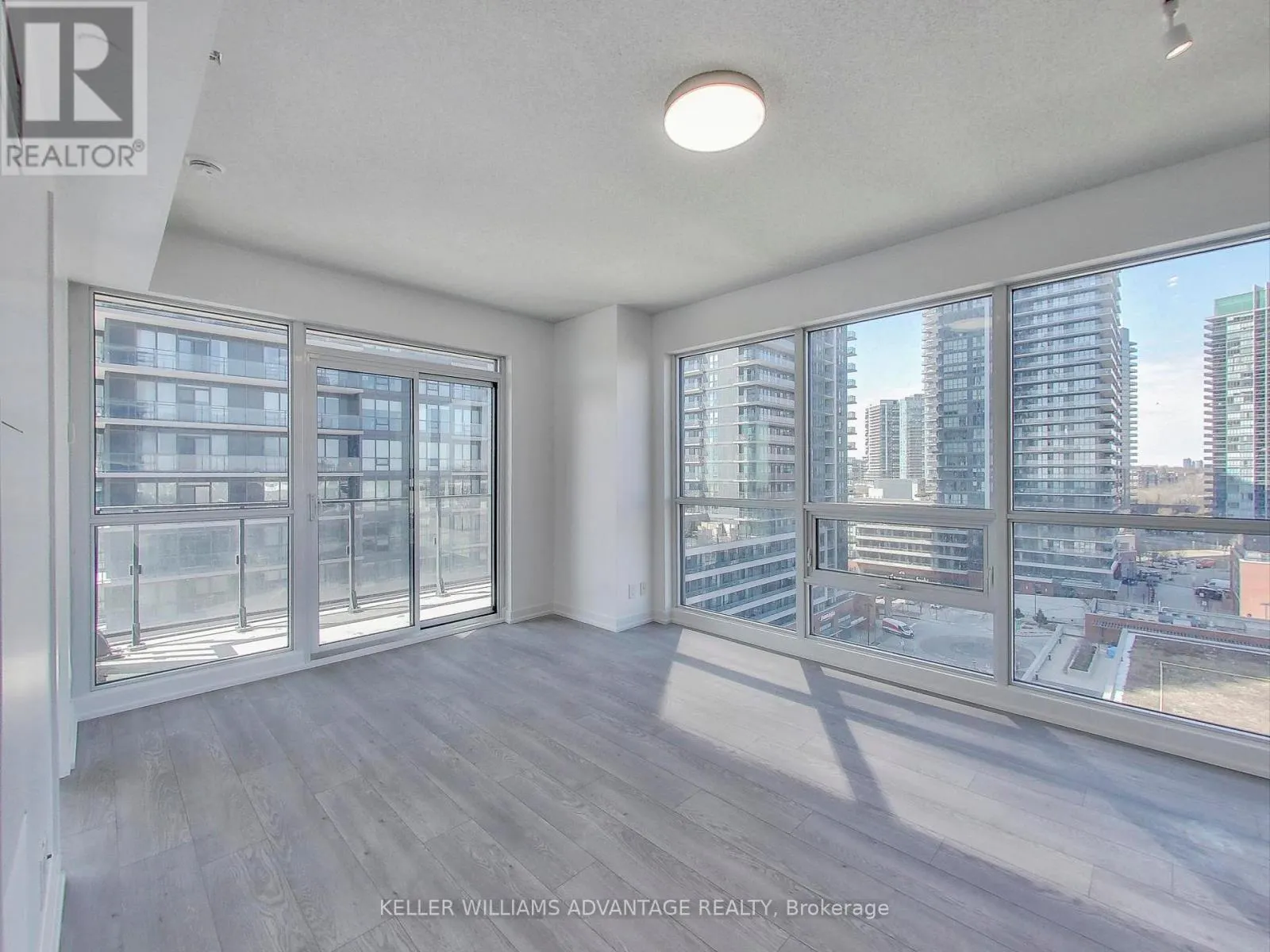 1104 - 2200 LAKE SHORE BOULEVARD W
