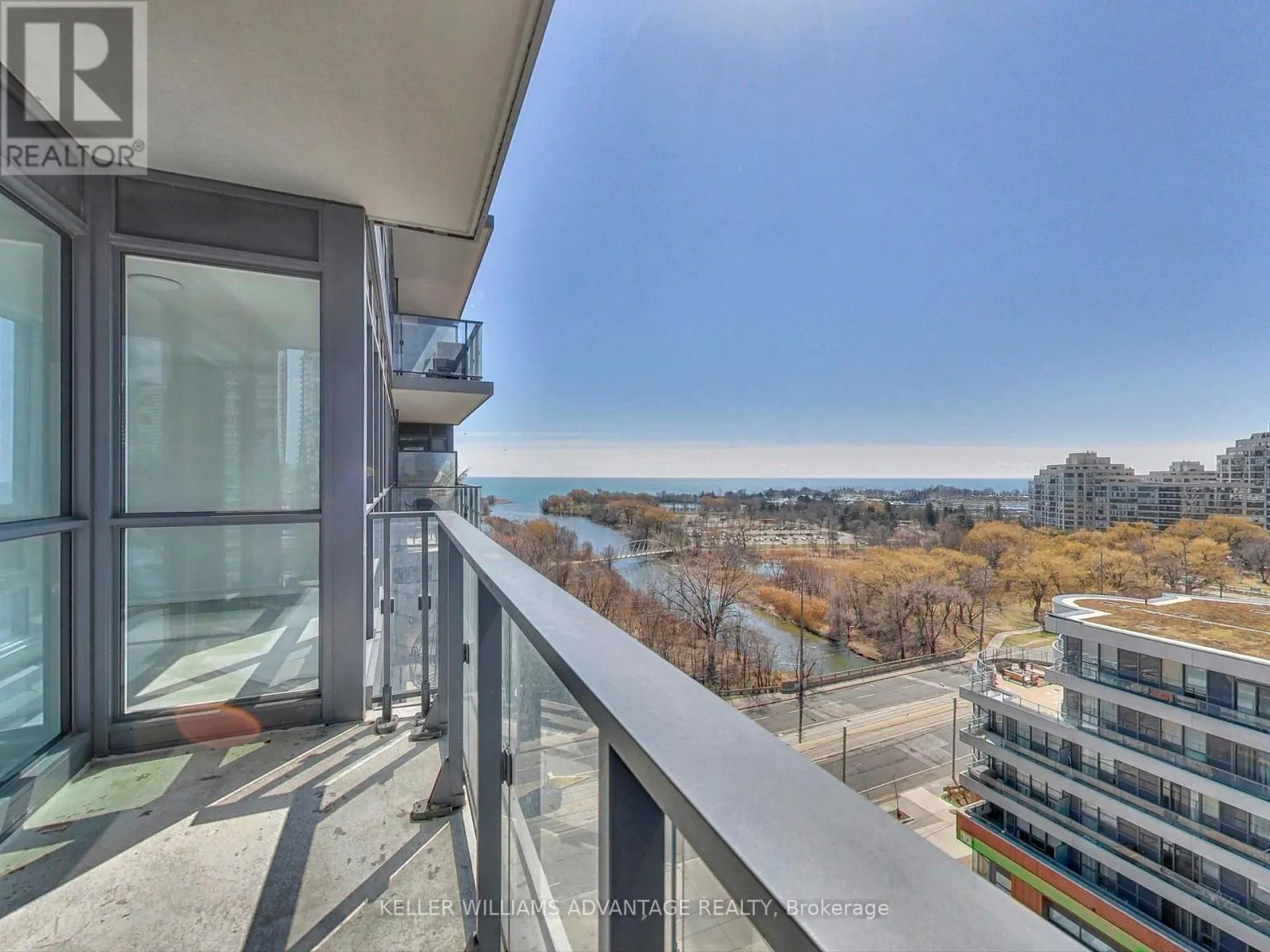 1104 - 2200 LAKE SHORE BOULEVARD W