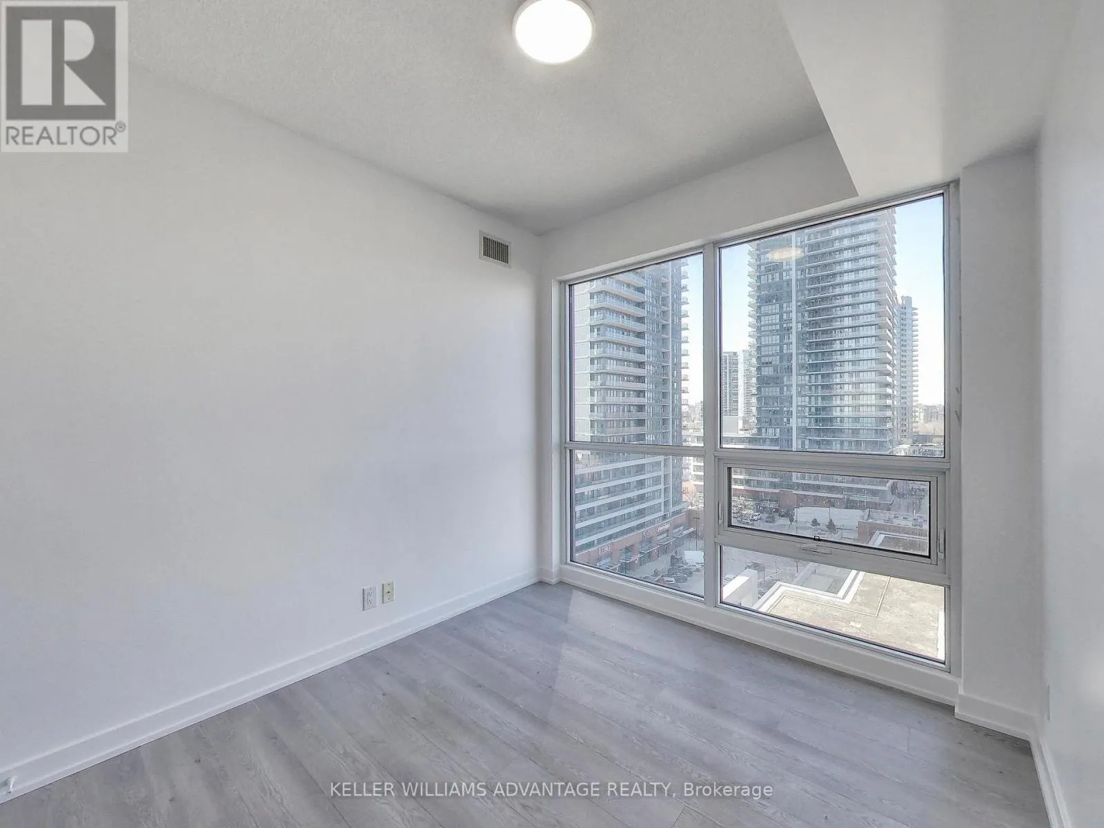 1104 - 2200 LAKE SHORE BOULEVARD W
