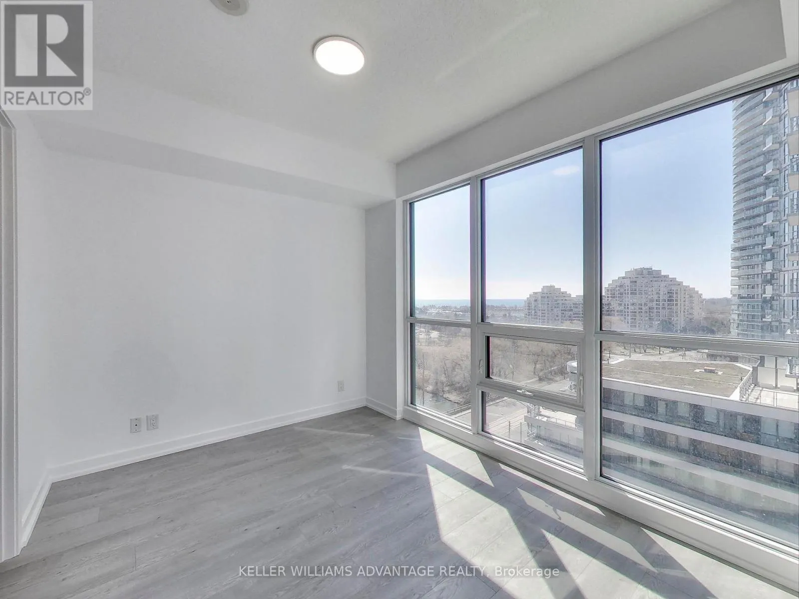 1104 - 2200 LAKE SHORE BOULEVARD W