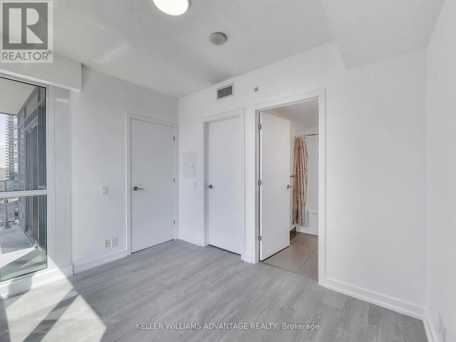 1104 - 2200 LAKE SHORE BOULEVARD W