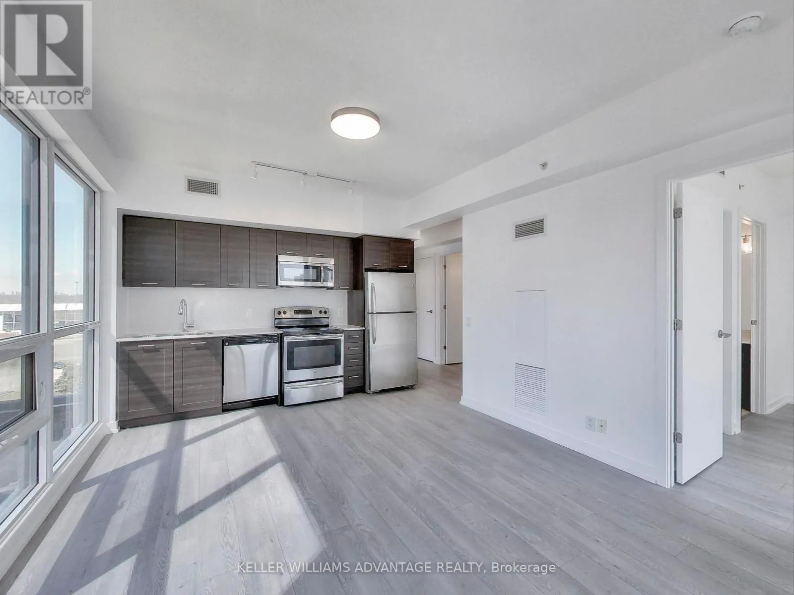 1104 - 2200 LAKE SHORE BOULEVARD W