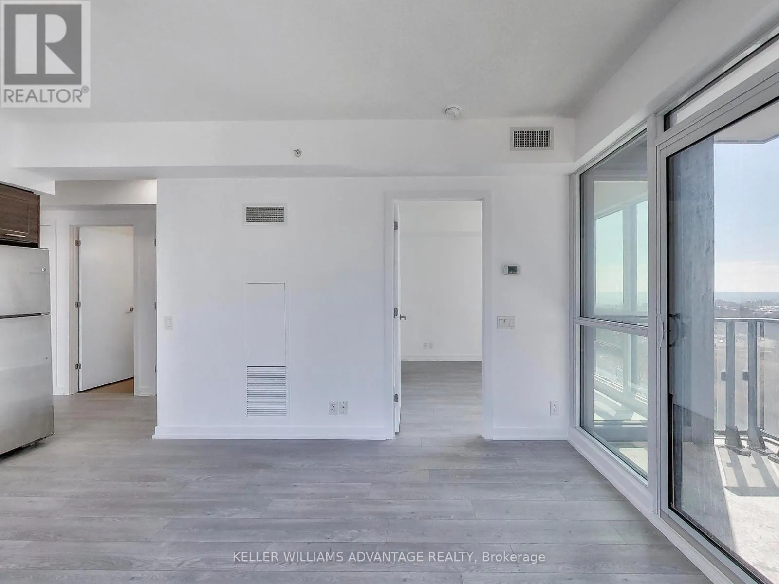 1104 - 2200 LAKE SHORE BOULEVARD W