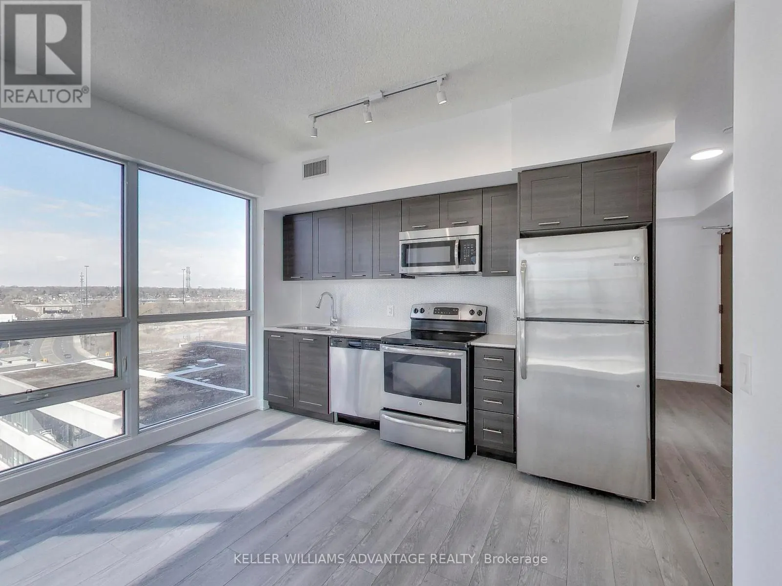 1104 - 2200 LAKE SHORE BOULEVARD W