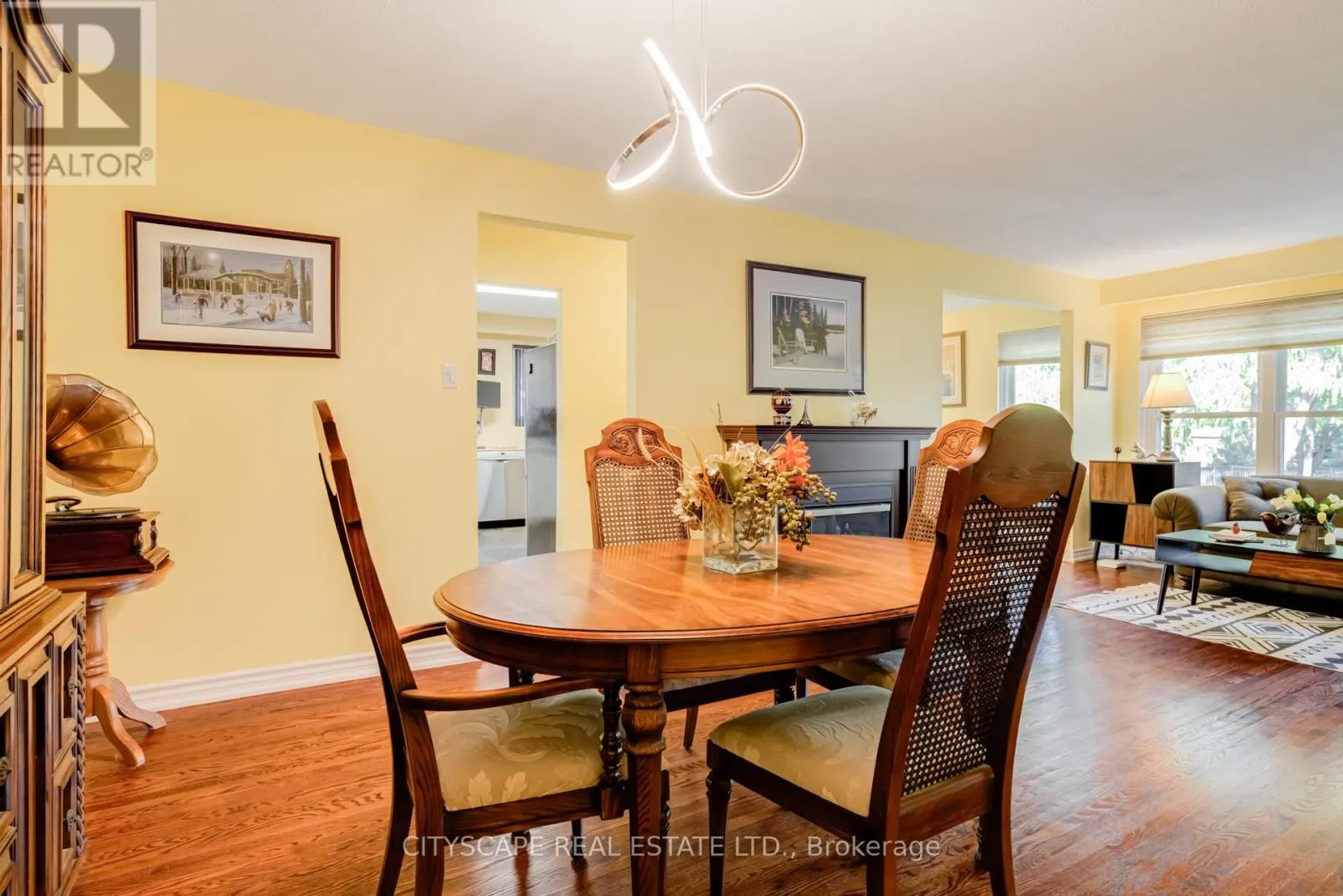 22 JADE CRESCENT